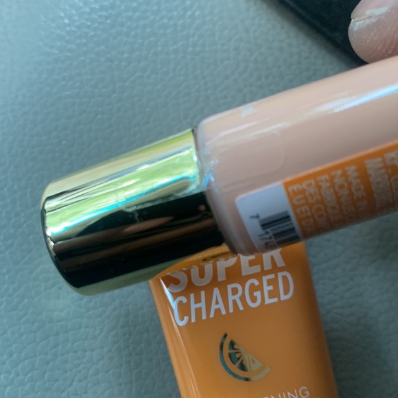 Milani Super Charged Brightening undereye tint - Picture 2 of 2